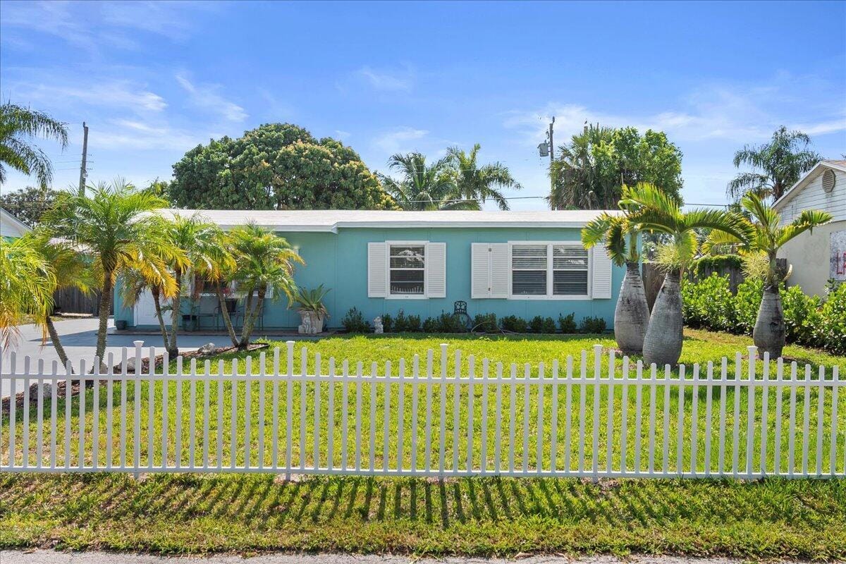 503 N PENNOCK Lane, Jupiter, FL 33458 photo 3