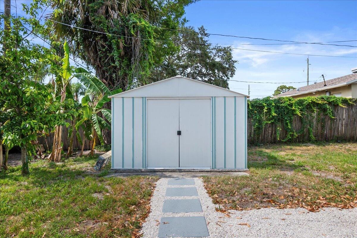 503 N PENNOCK Lane, Jupiter, FL 33458 photo 6