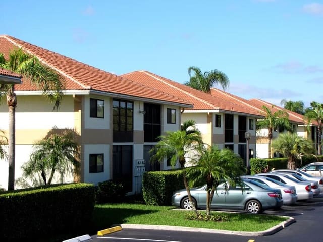 15217 LAKES OF DELRAY Boulevard 107, Delray Beach, FL 33484