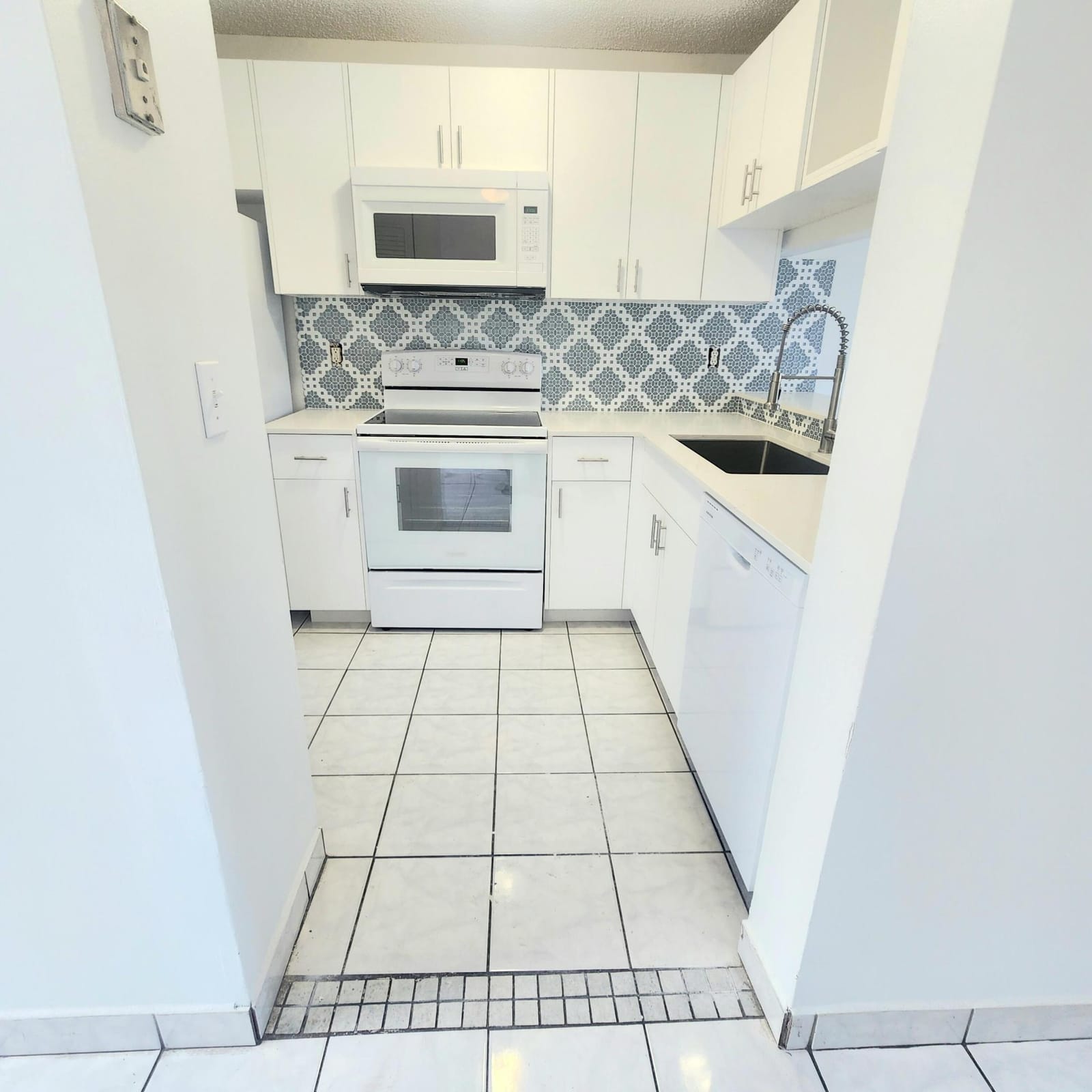 11684 NW 39th Street, Coral Springs, FL 33065 photo 4