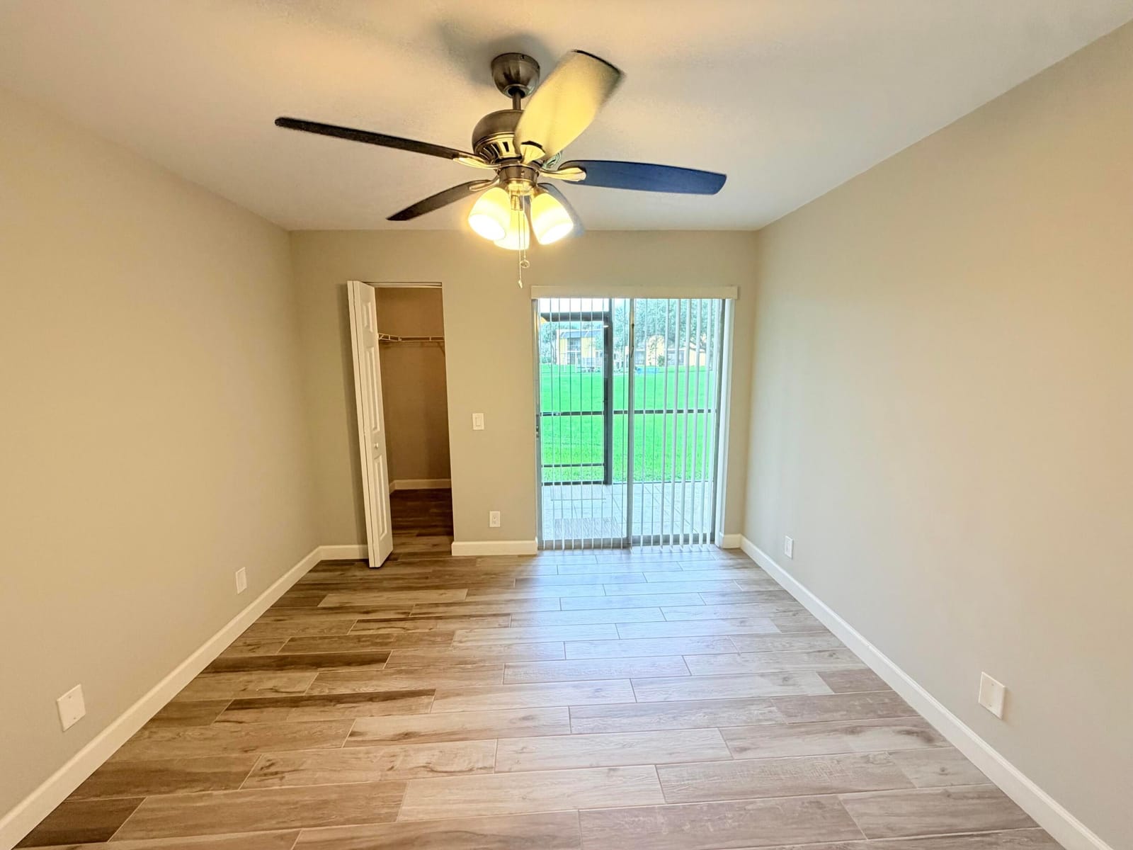 907 MEADOWS Circle — photo 11