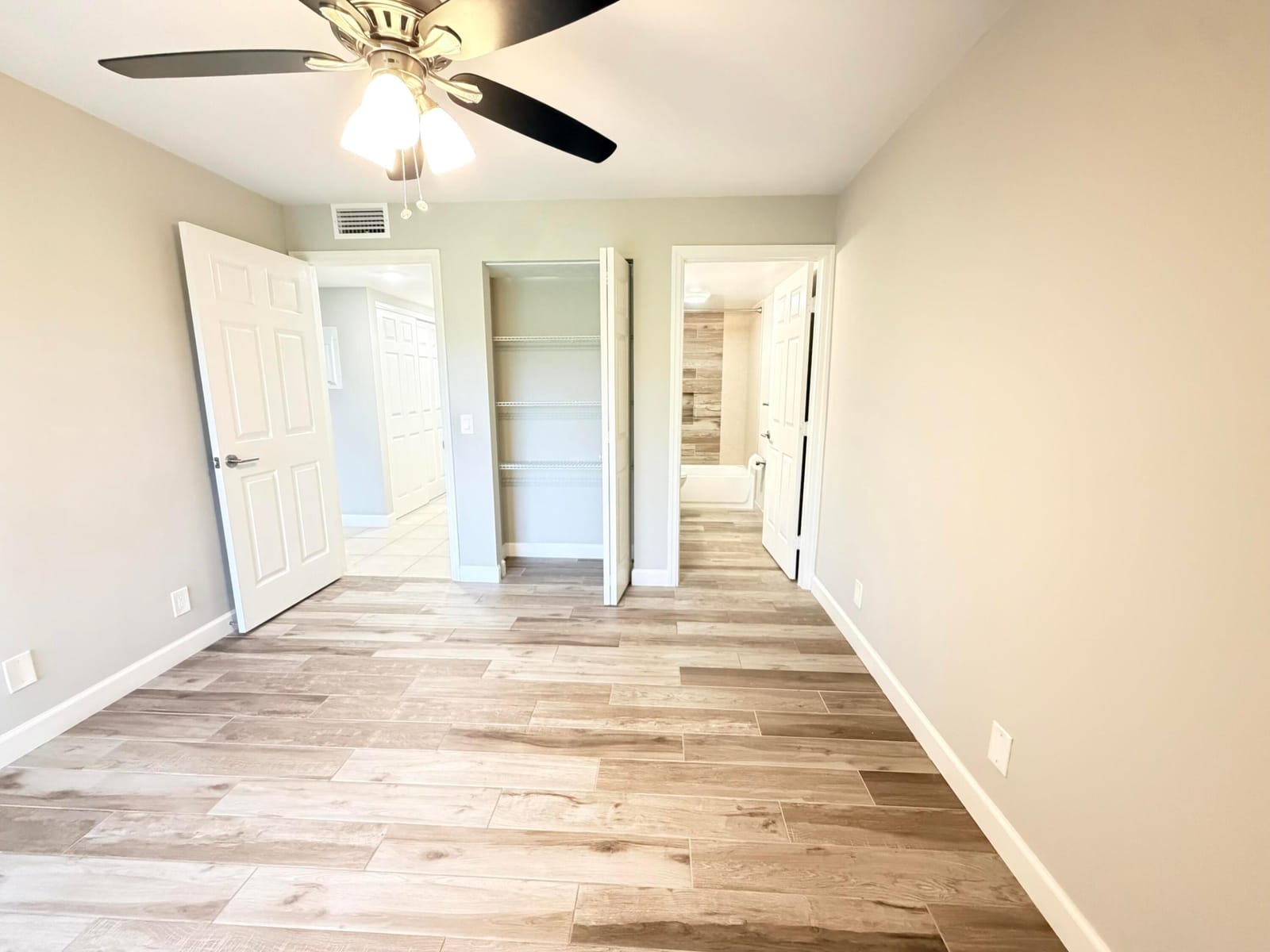 907 MEADOWS Circle — photo 12