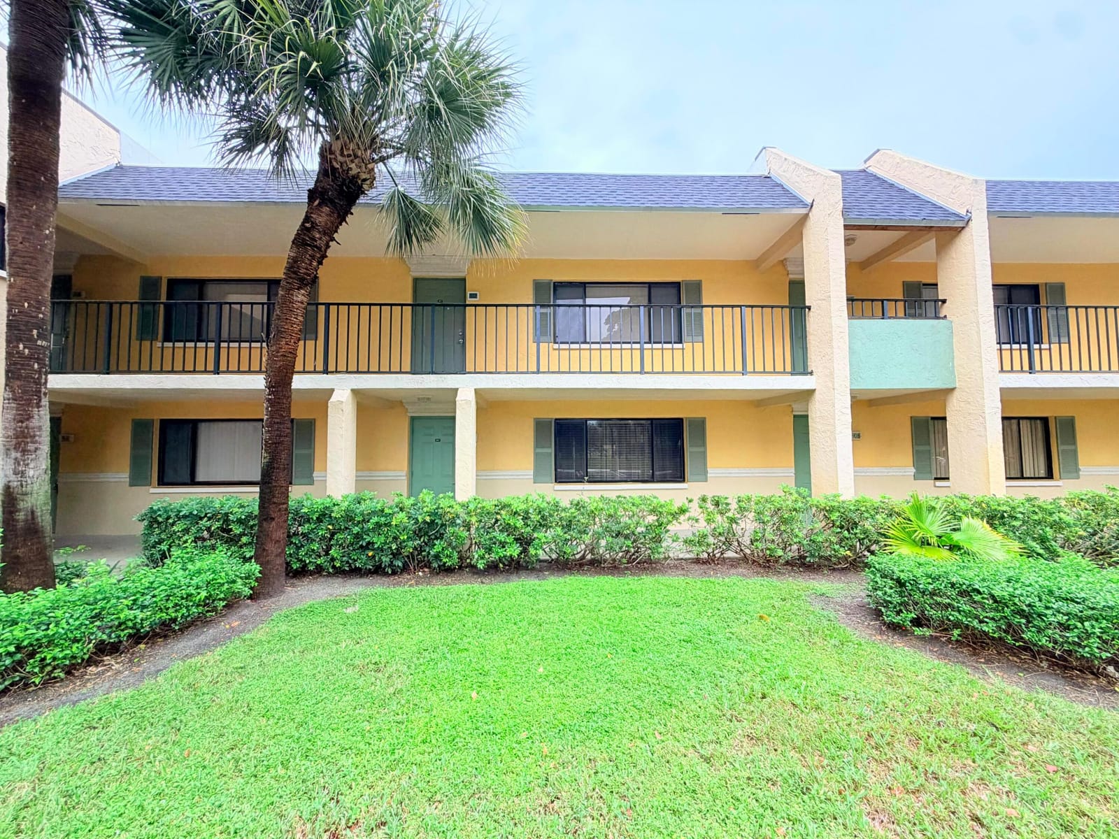 907 MEADOWS Circle, Boynton Beach, FL 33436 photo 16
