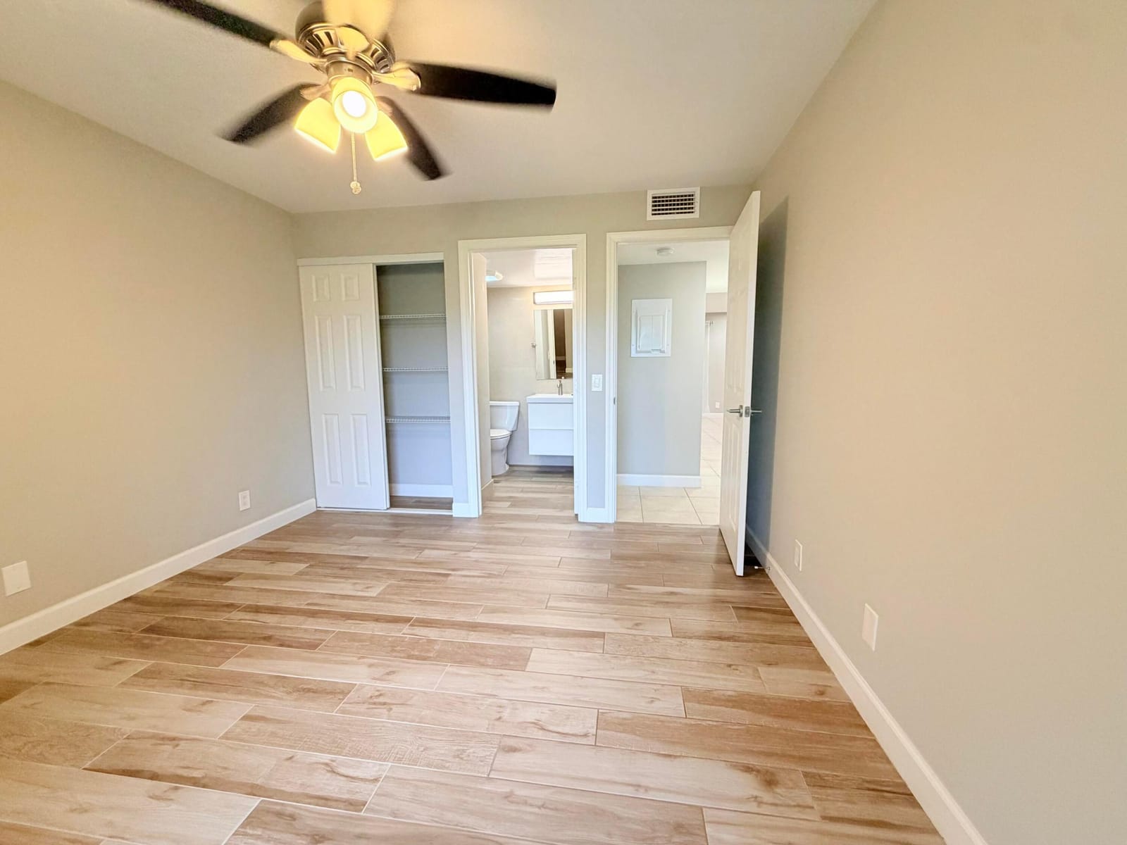 907 MEADOWS Circle — photo 7