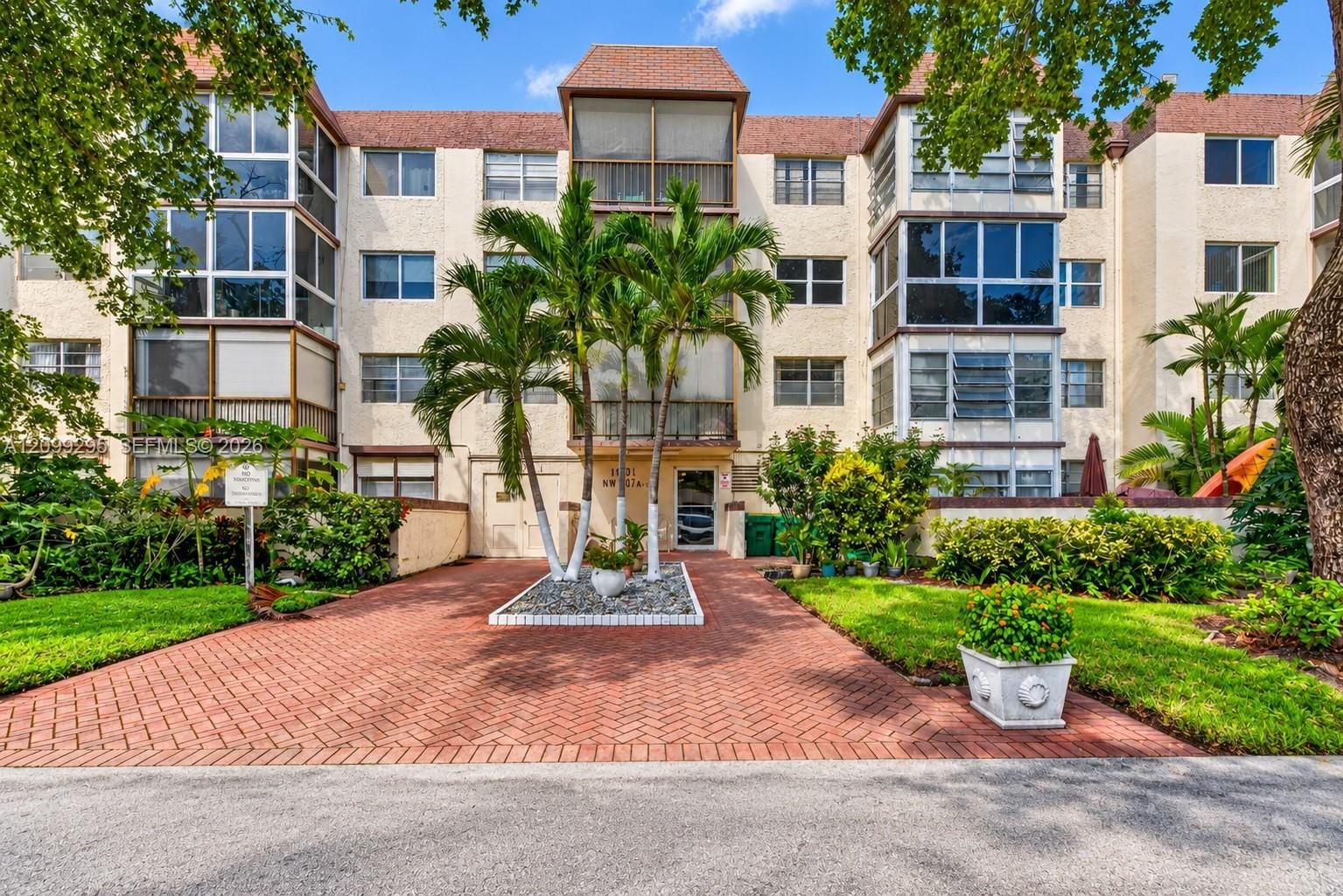 1681 NW 70th Avenue 309, Plantation, FL 33313 photo 3