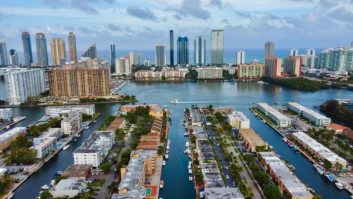 3716 NE 168th Street 305, North Miami Beach, FL 33160
