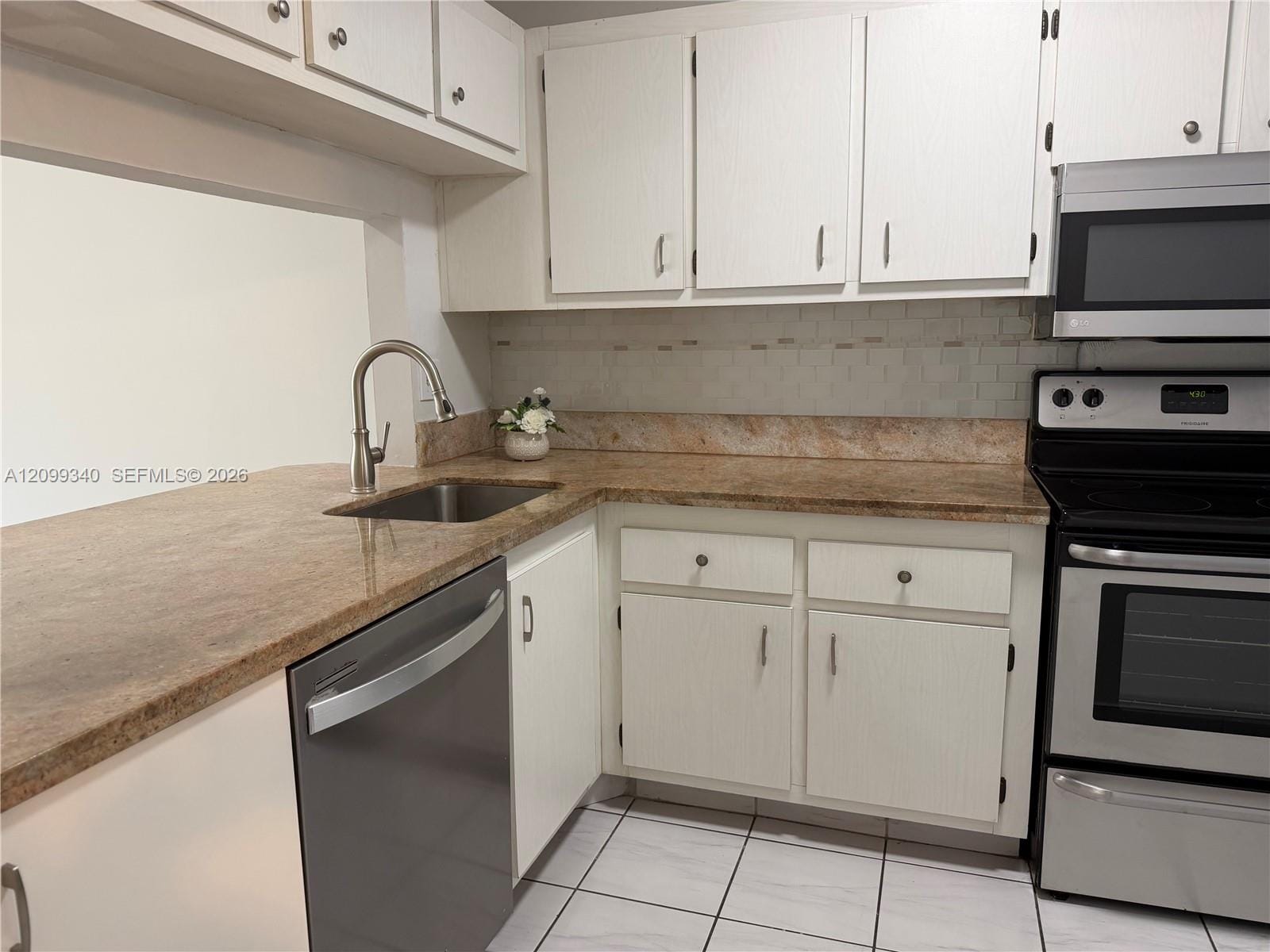 9235 Lagoon Place 116, Davie, FL 33324 photo 12