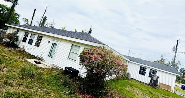 3900 W 17th Street, Panama City, FL 32401
