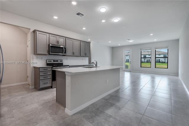 2126 N Appleton Circle N 2126, Oakland Park, FL 33309