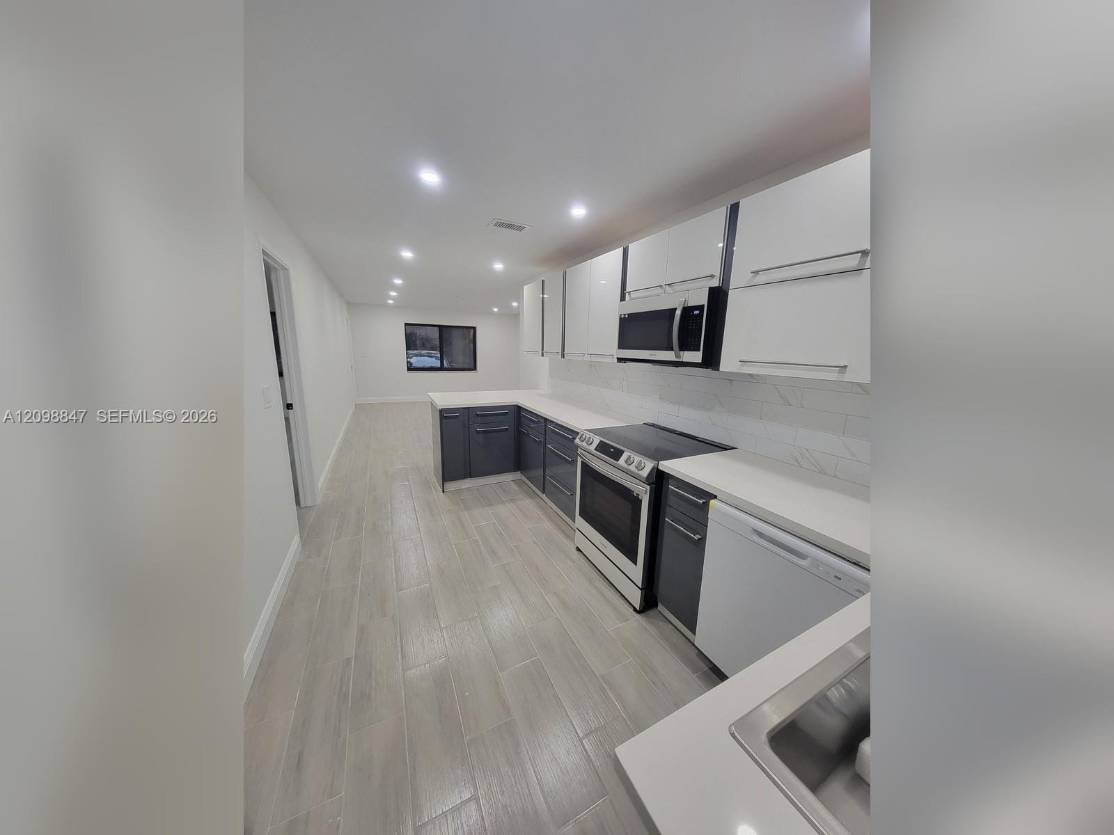 2300 SW 18th Terrace, Fort Lauderdale, FL 33315 photo 5