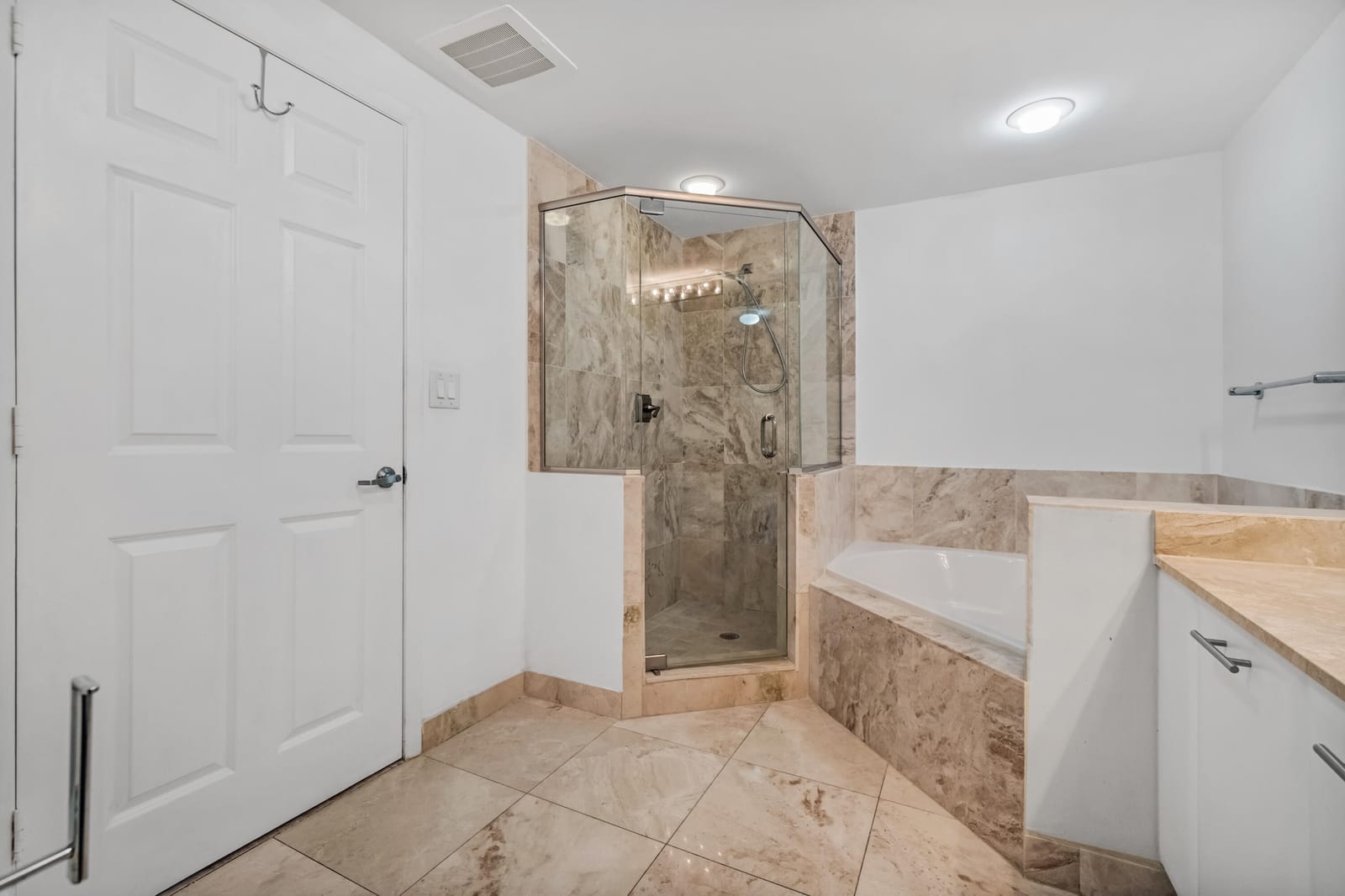 510 NW 84th Avenue 428, Plantation, FL 33324 photo 14