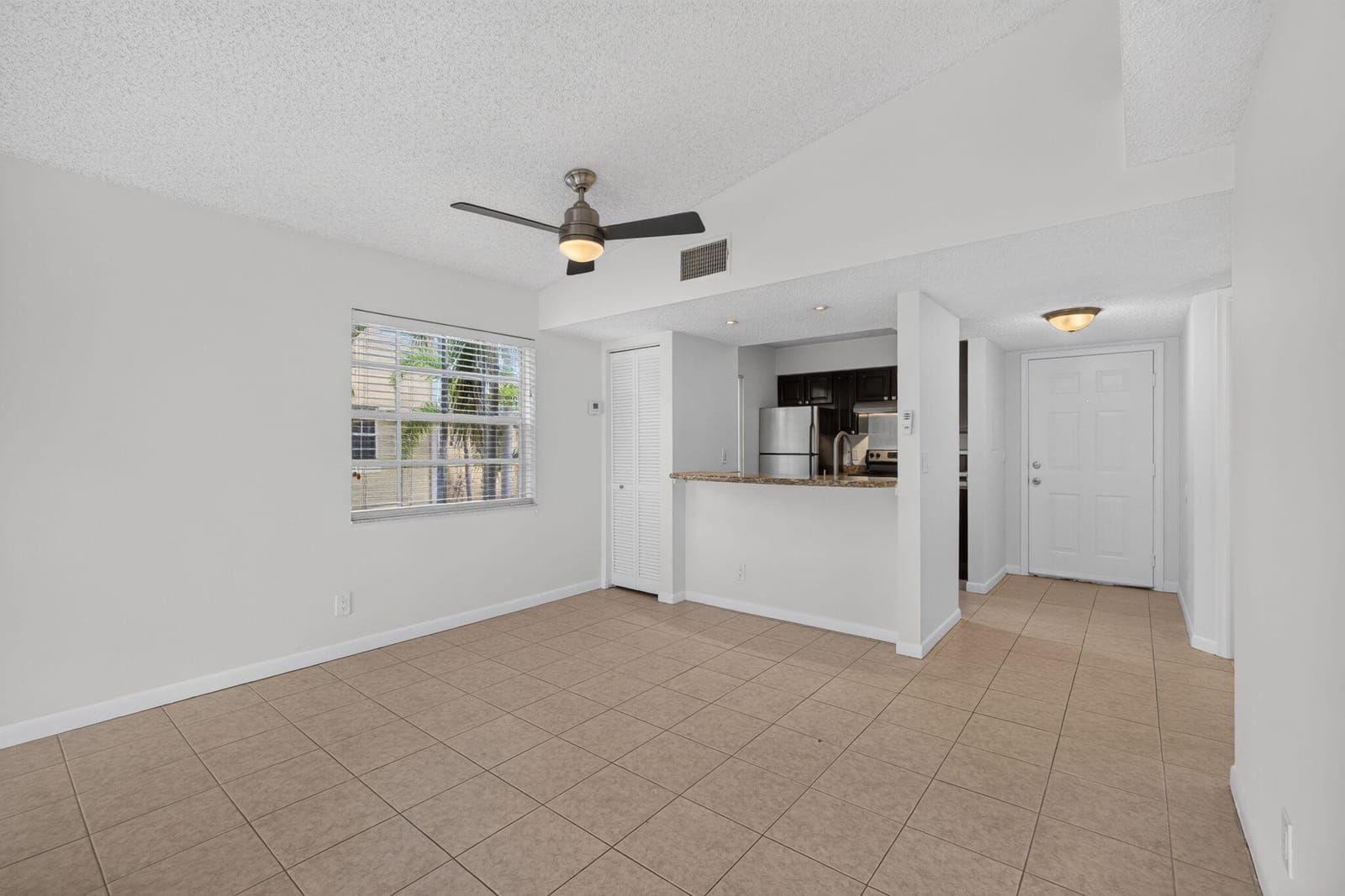 1120 Lake Shore Drive Unit 204, Lake Park, FL 33403 photo 4
