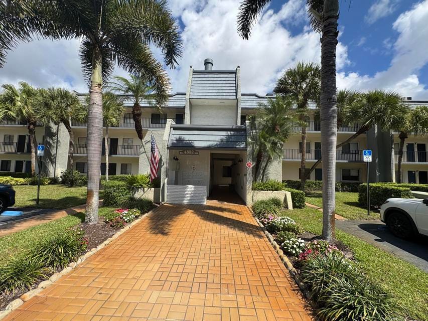 4832 ESEDRA Court 207 — photo 4