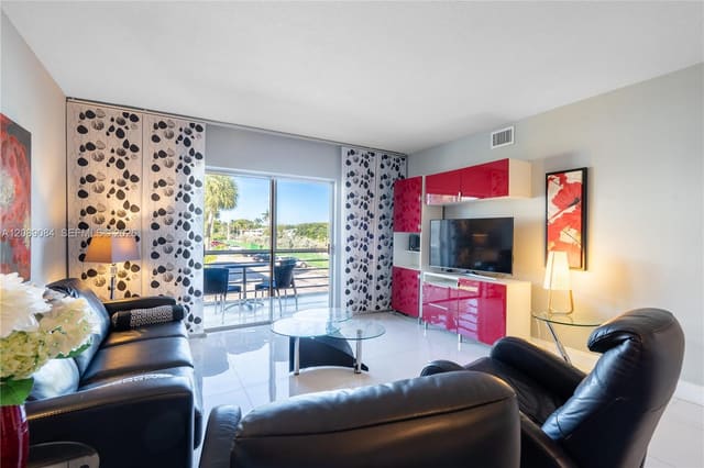 16900 NE 14th Avenue 201, North Miami Beach, FL 33162