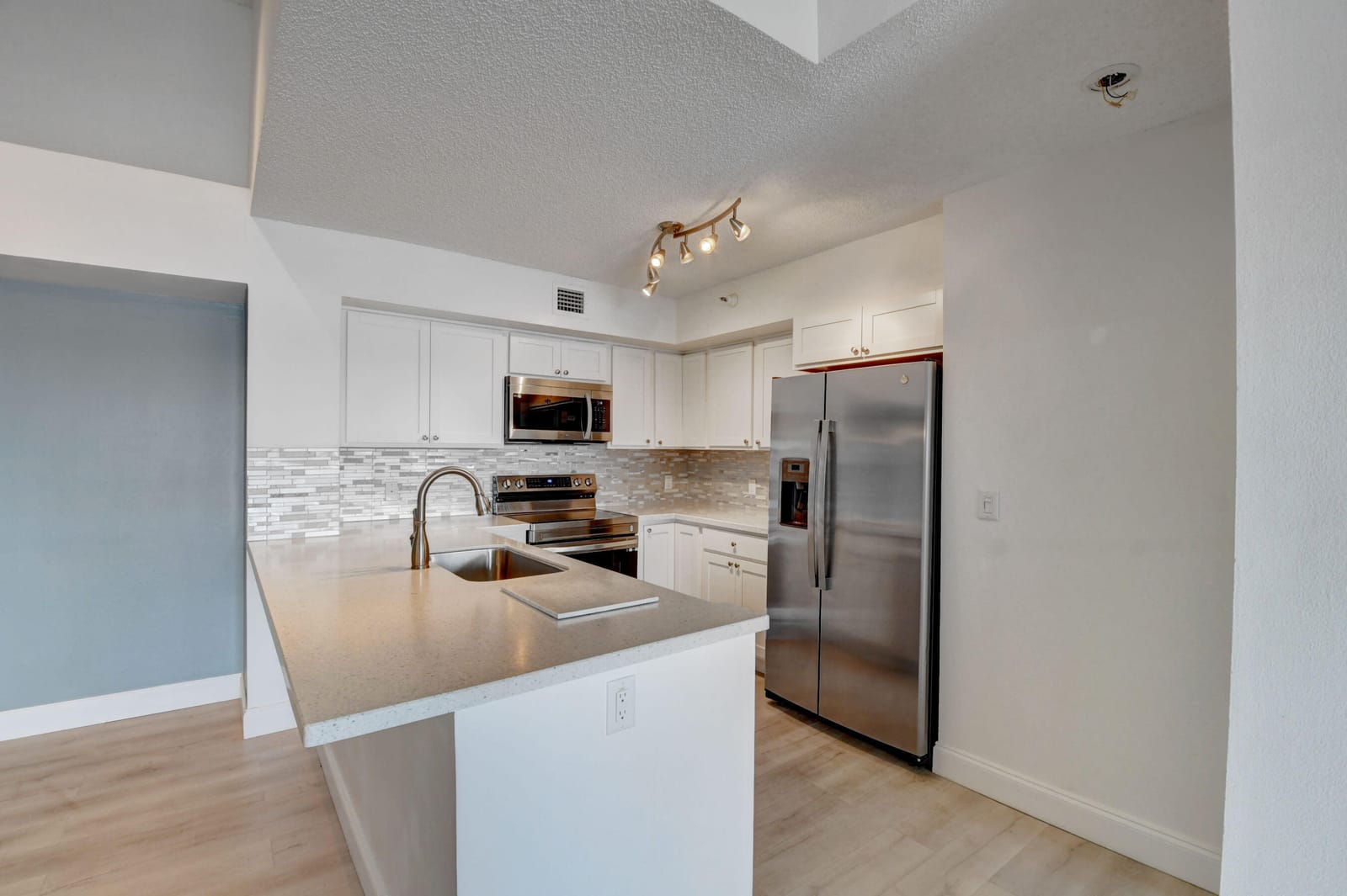 180 Yacht Club Way 308 — photo 11