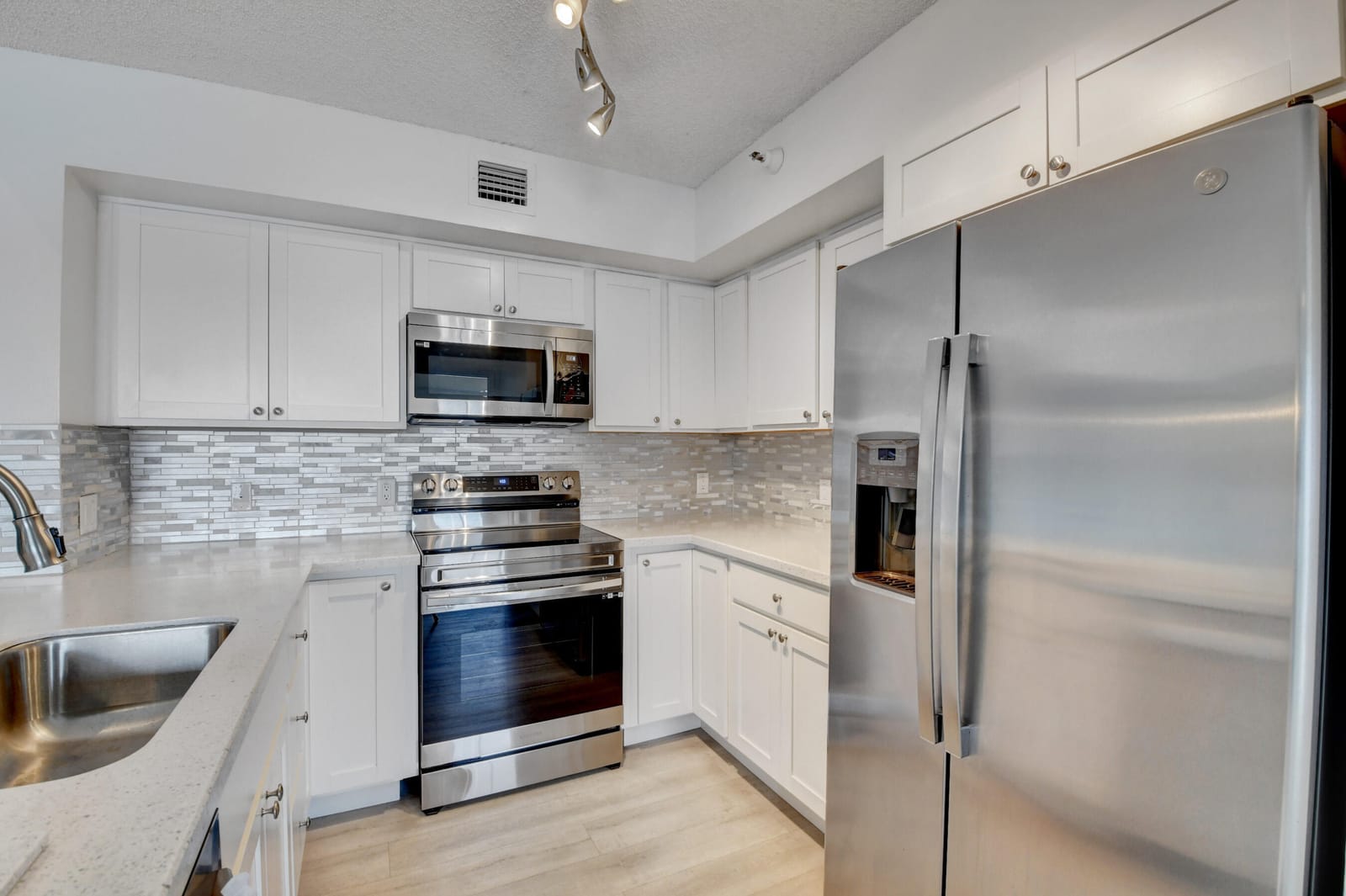 180 Yacht Club Way 308, Hypoluxo, FL 33462 photo 16