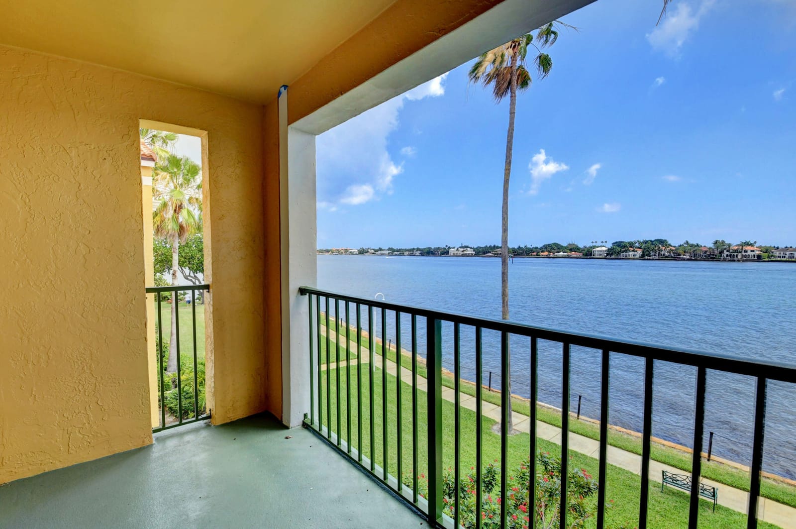 180 Yacht Club Way 308 — photo 4