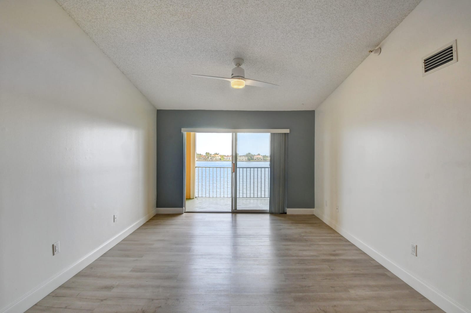 180 Yacht Club Way 308 — photo 7