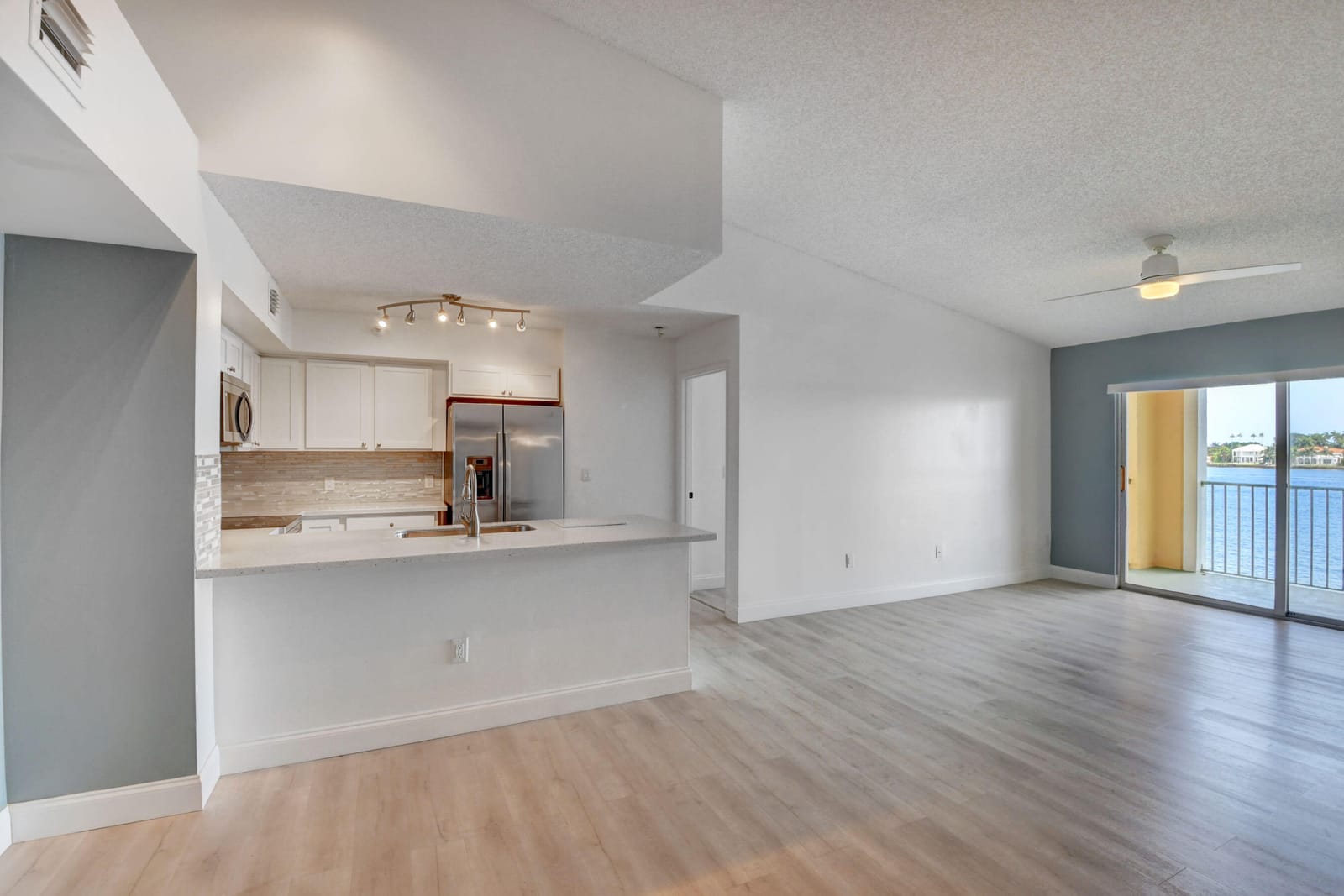 180 Yacht Club Way 308 — photo 8