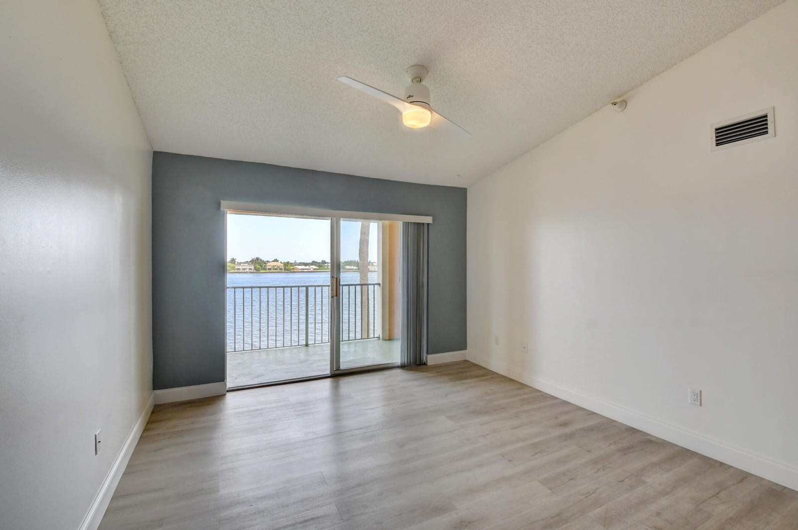 180 Yacht Club Way 308 — photo 10
