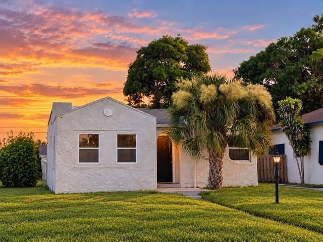 500 EVERGREEN Drive, Lake Park, FL 33403