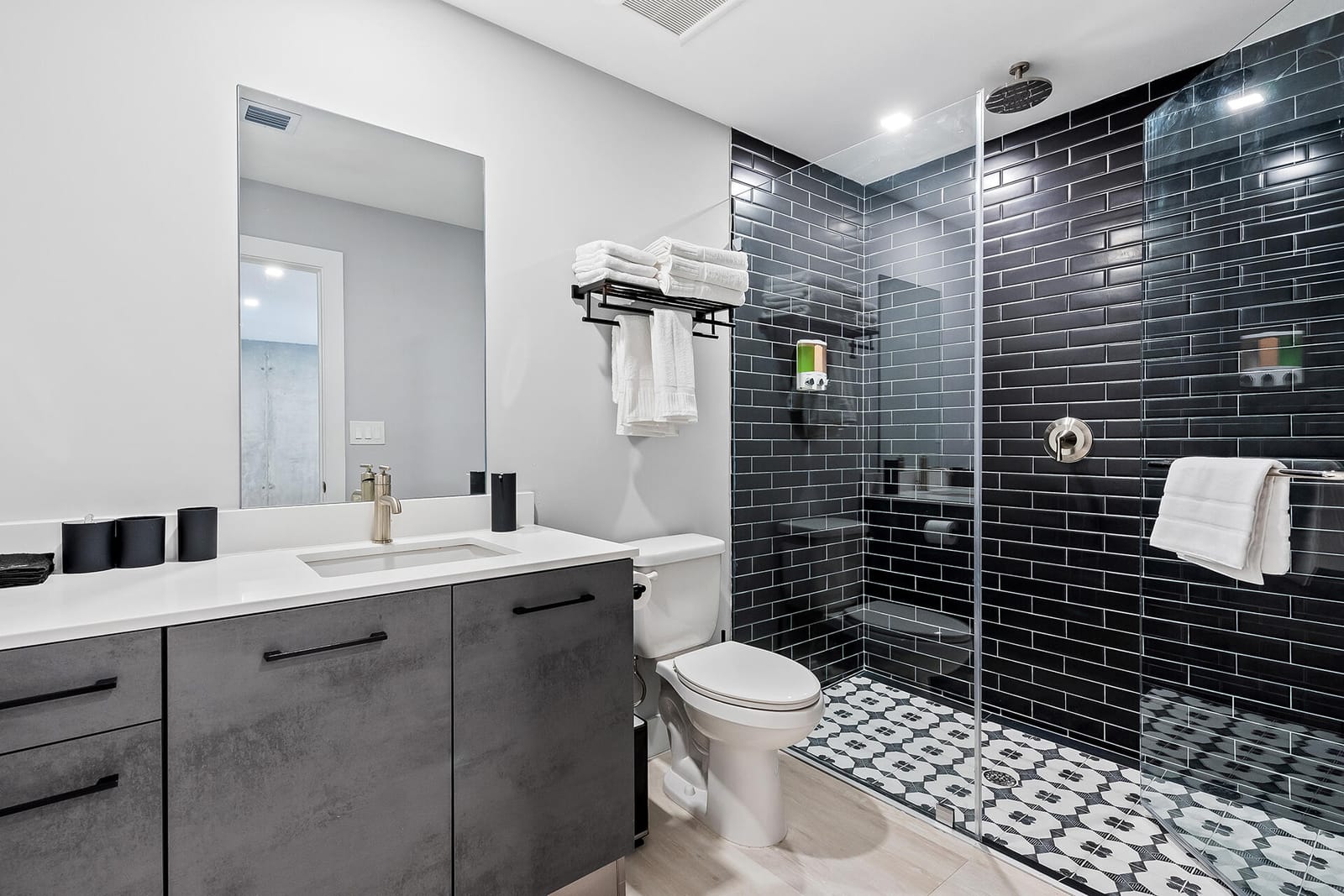 637 NE 4TH, Fort Lauderdale, FL photo 26