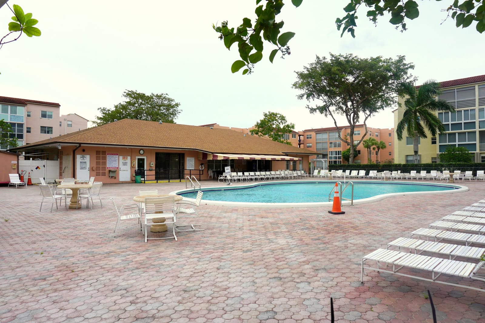 2851 SOMERSET Drive 207, Lauderdale Lakes, FL 33311 photo 24