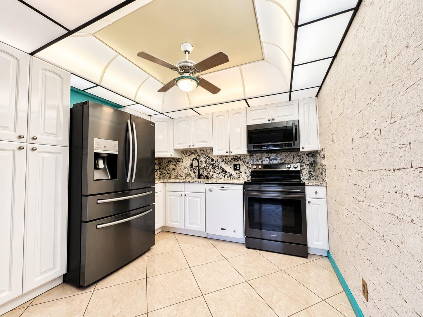 110 WELLINGTON B — photo 3