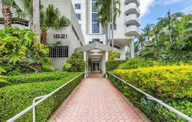 1621 Bay Road 503, Miami Beach, FL 33139 photo 5