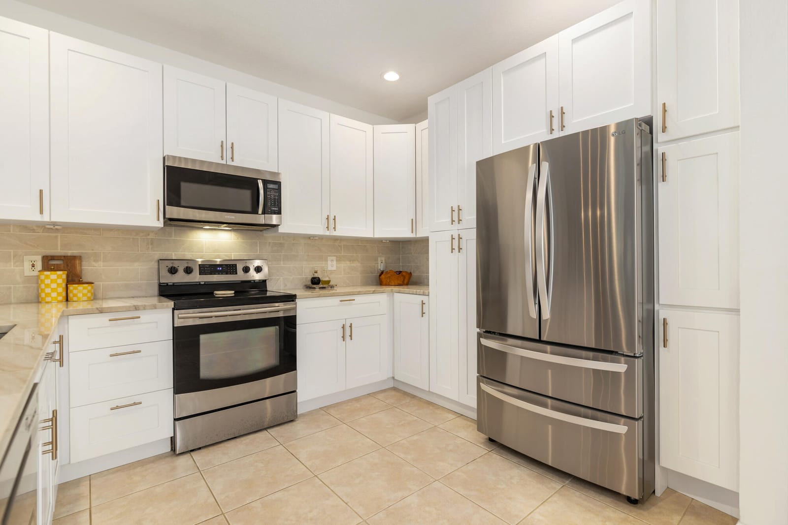 9086 Tremezzo Lane — photo 4