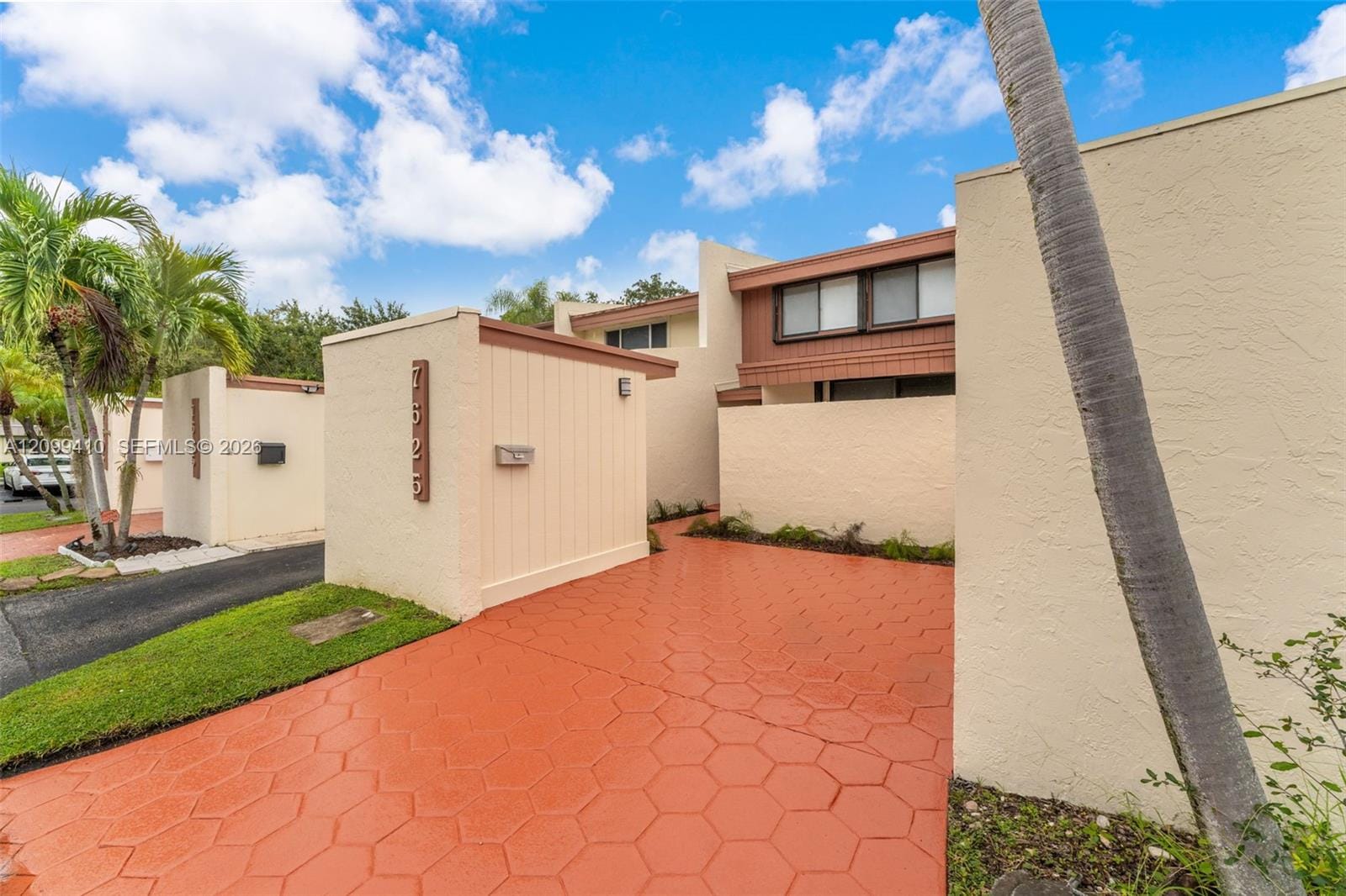 7625 SW 106th Avenue, Miami, FL 33173 photo 2