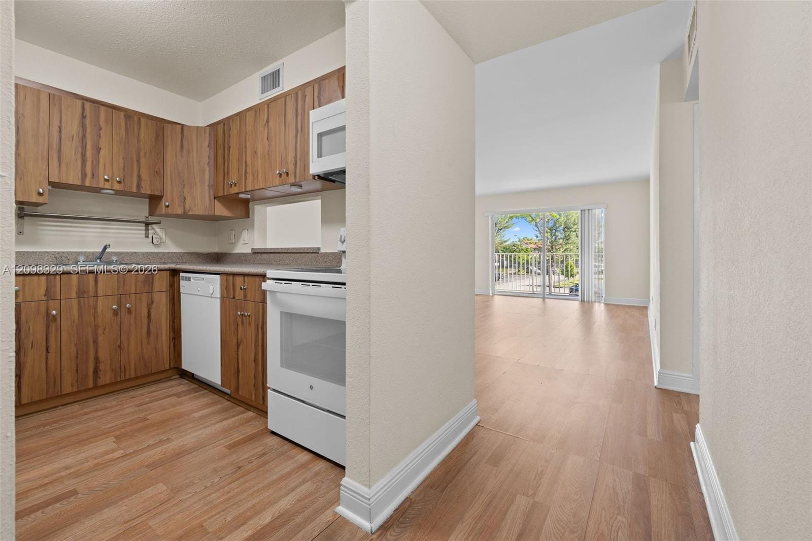 5241 Geneva Way 201, Doral, FL 33166 photo 4
