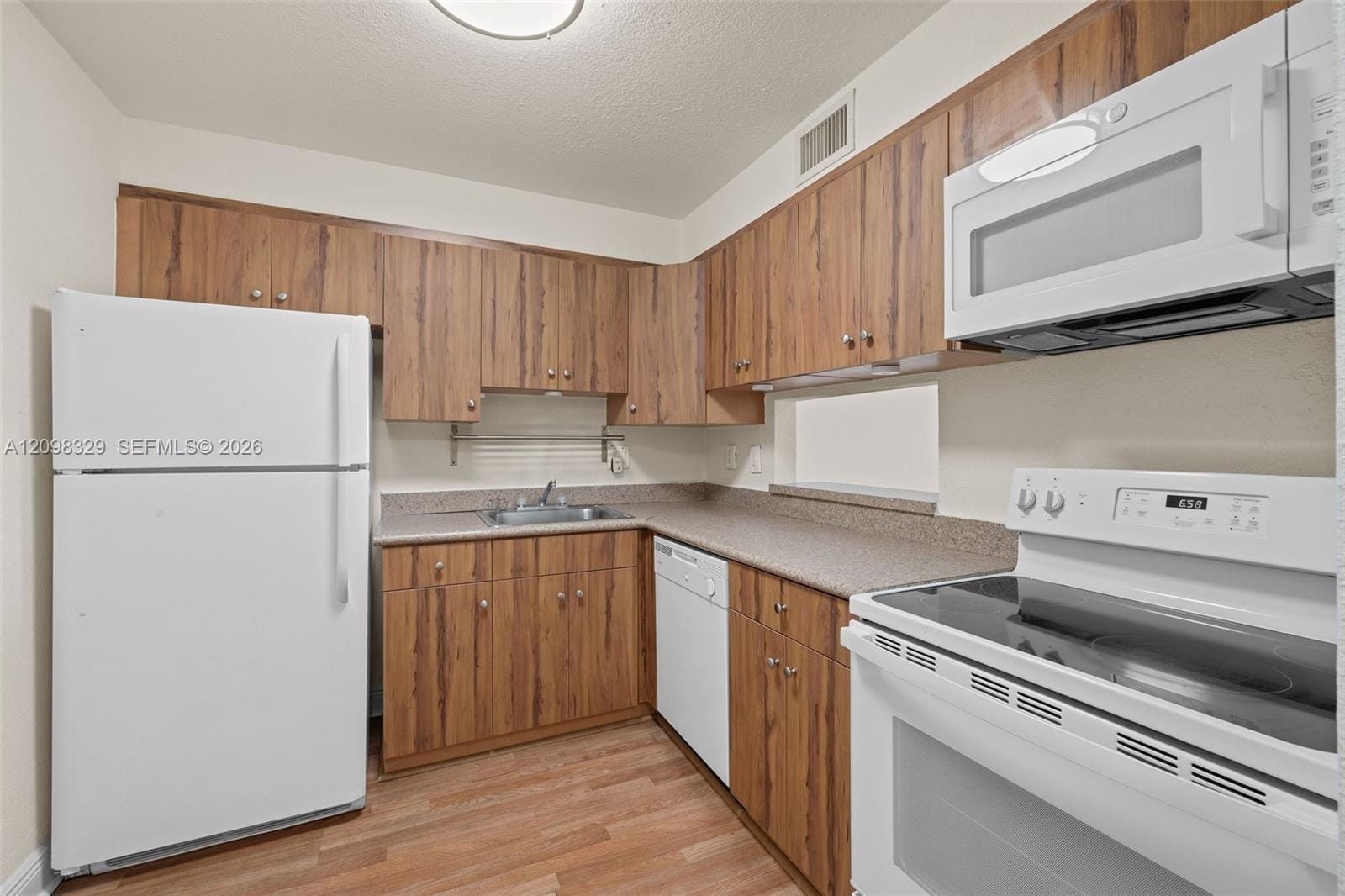 5241 Geneva Way 201, Doral, FL 33166 photo 7