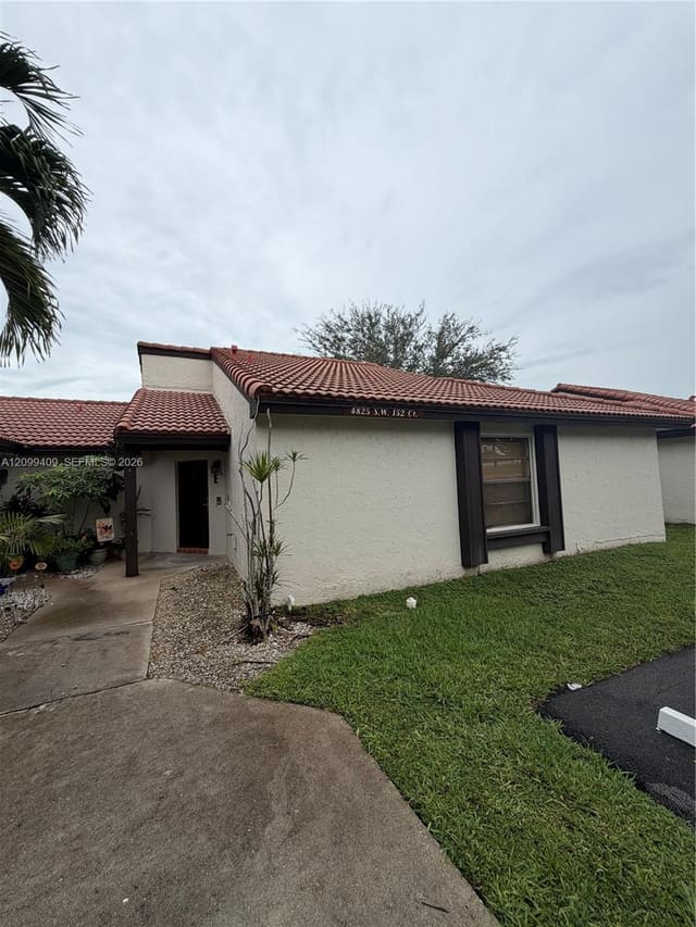 4825 SW 152nd Court E-29, Miami, FL 33185