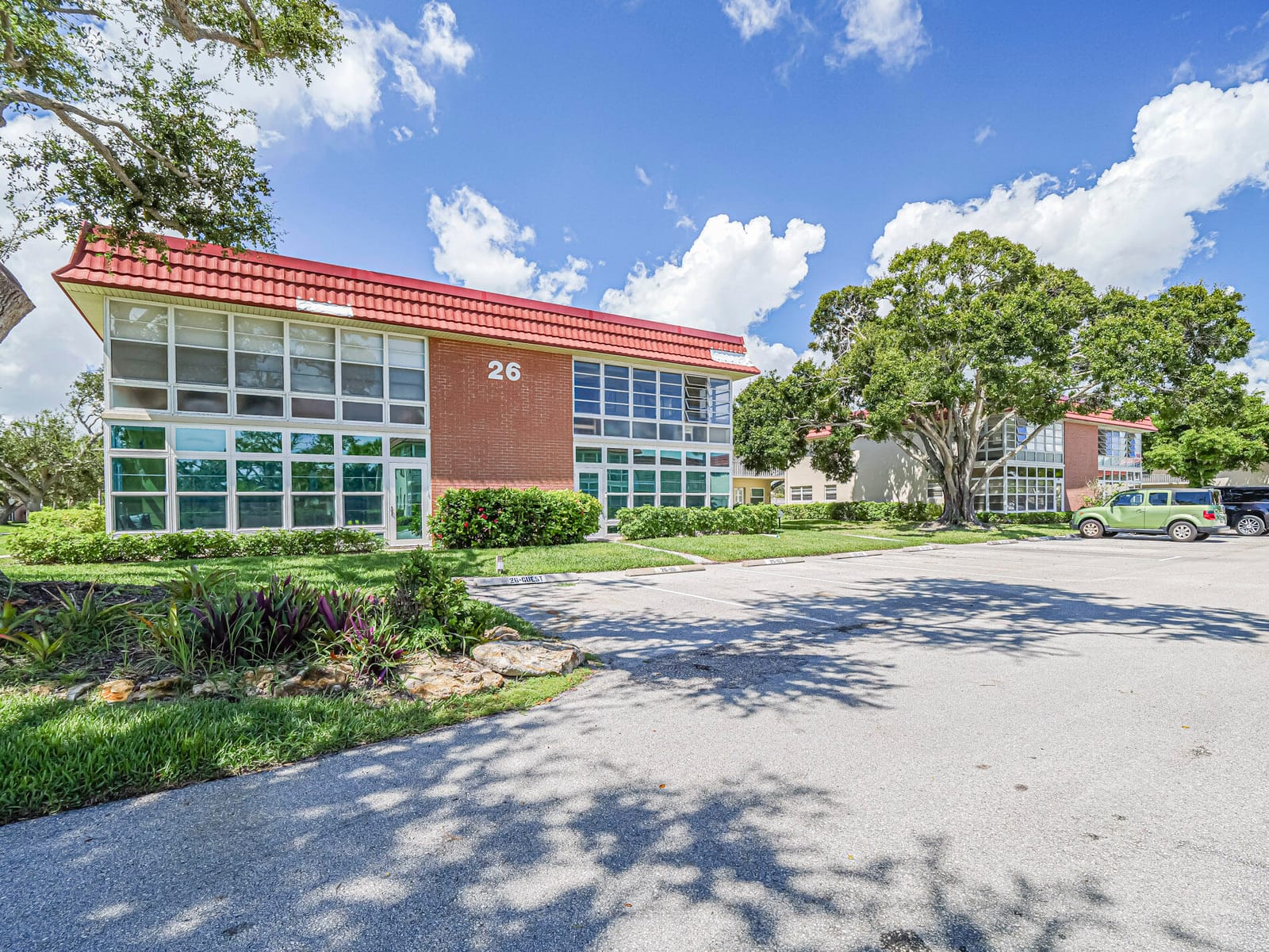 26 PINE ARBOR Lane 201, Vero Beach, FL 32962
