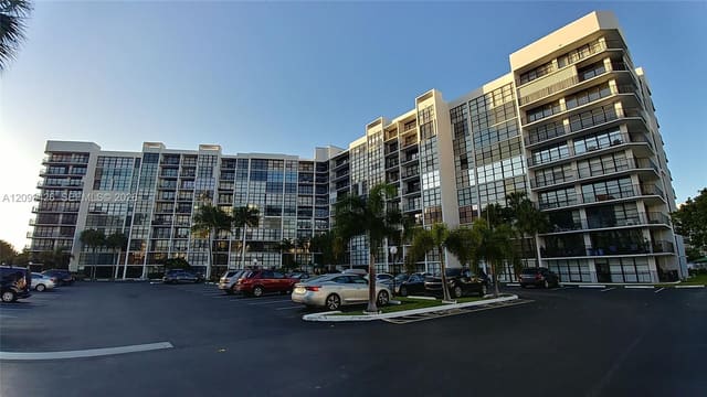 800 Parkview Drive 825, Hallandale Beach, FL 33009