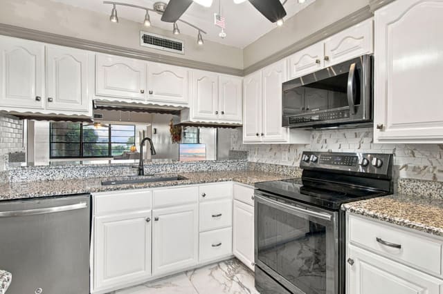 1502 WHITEHALL Drive 305, Davie, FL 33324