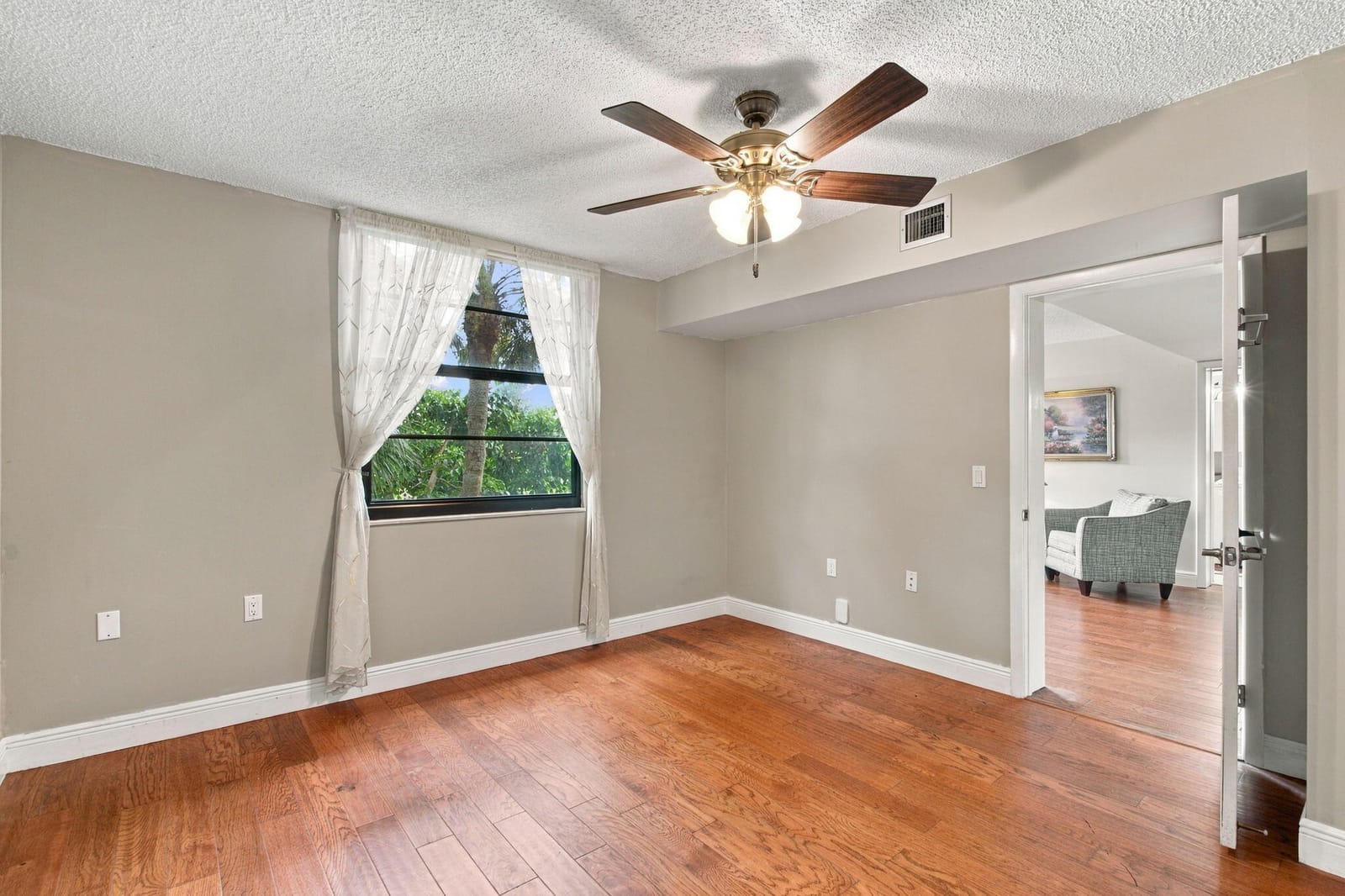 1502 WHITEHALL Drive 305, Davie, FL 33324 photo 11