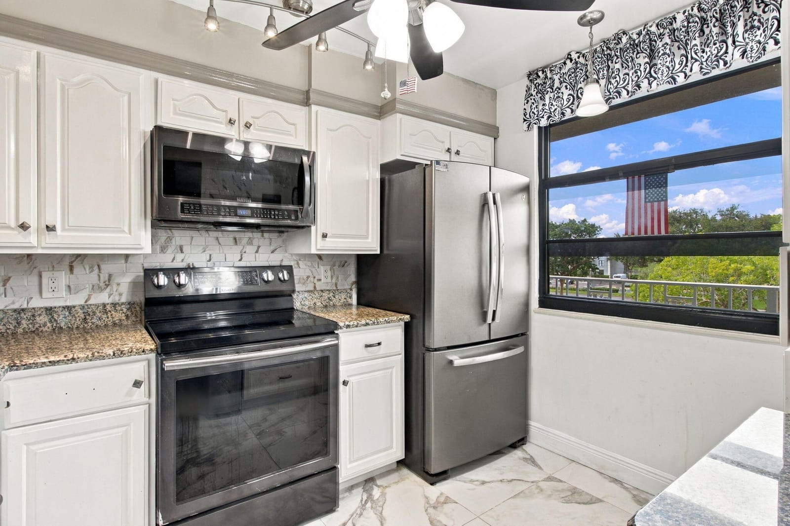 1502 WHITEHALL Drive 305, Davie, FL 33324 photo 3