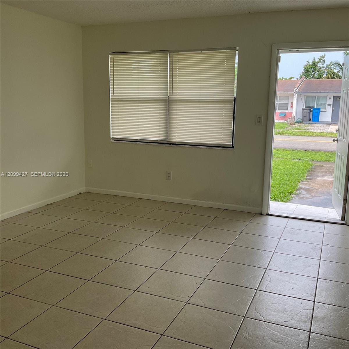 5411 SW 37th Street — photo 2