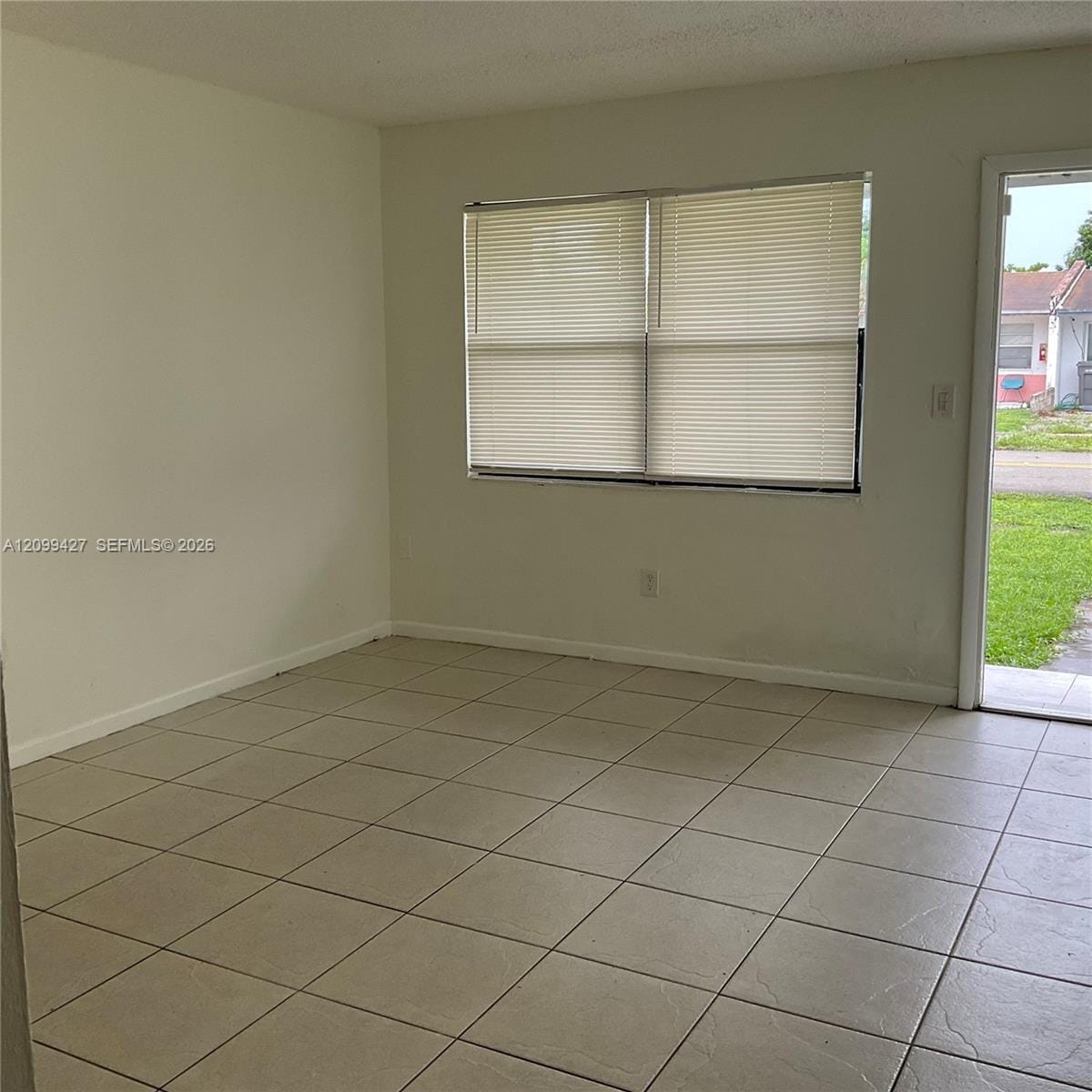 5411 SW 37th Street — photo 3