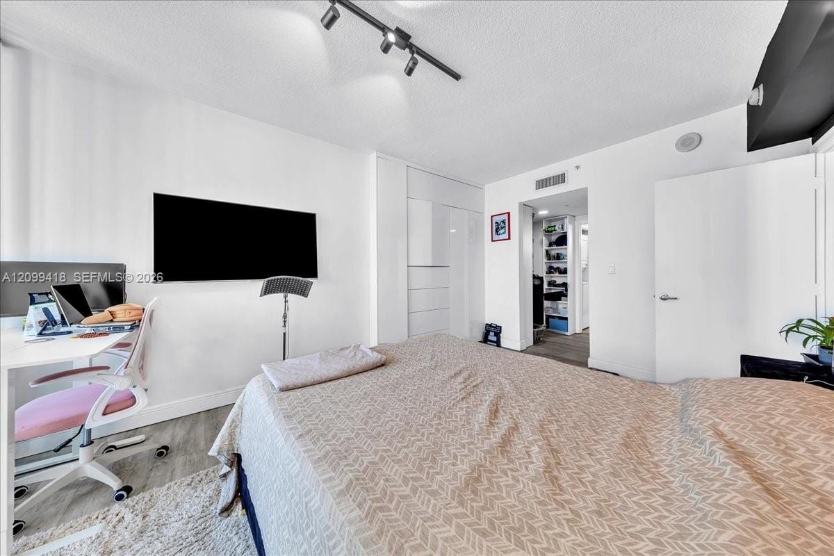 1750 N Bayshore Drive 2510, Miami, FL 33132 photo 17