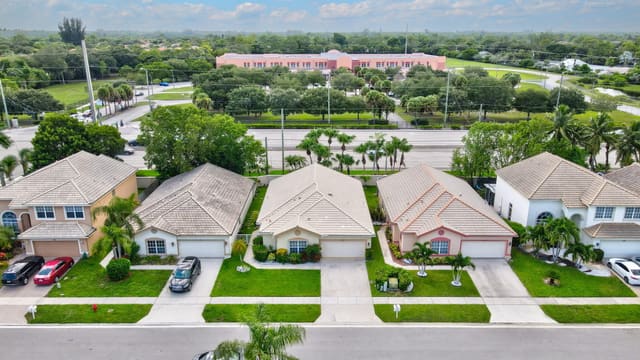 7607 Colony Lake Drive, Boynton Beach, FL 33436