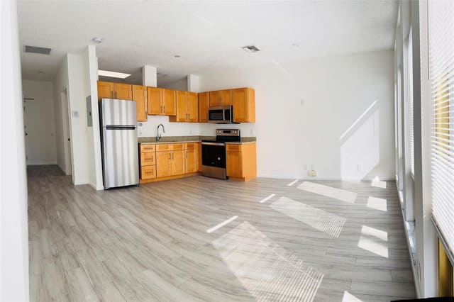 229 COMMERCIAL Boulevard 1, Lauderdale-By-The-Sea, FL 33308