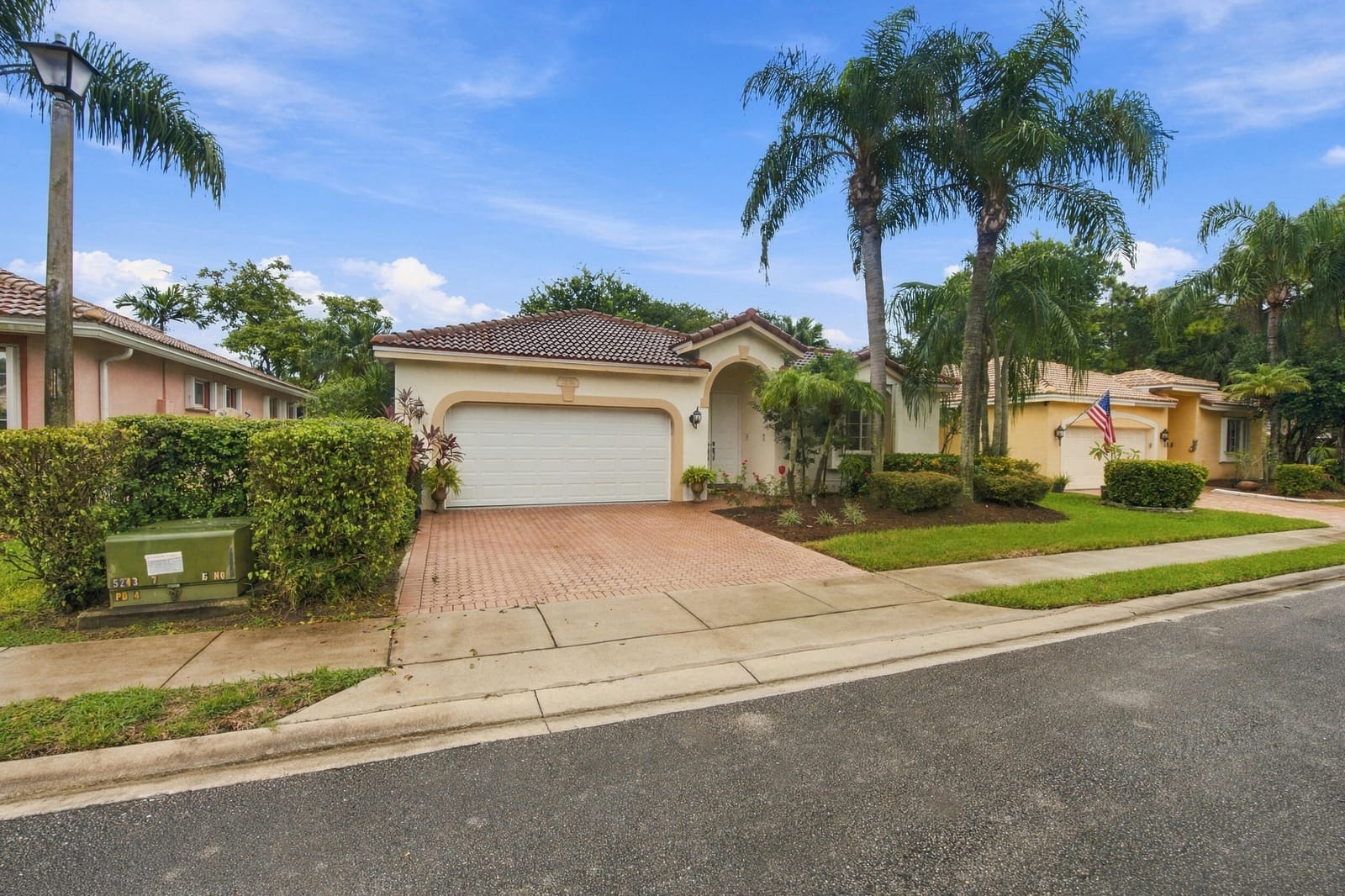 7852 NW 77th Avenue, Tamarac, FL 33321 photo 2