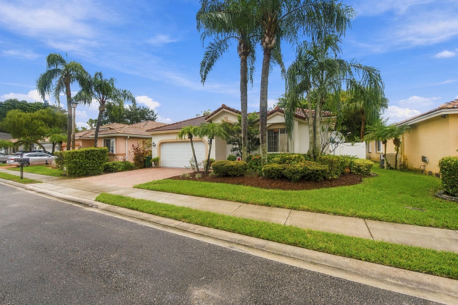 7852 NW 77th Avenue, Tamarac, FL 33321 photo 3