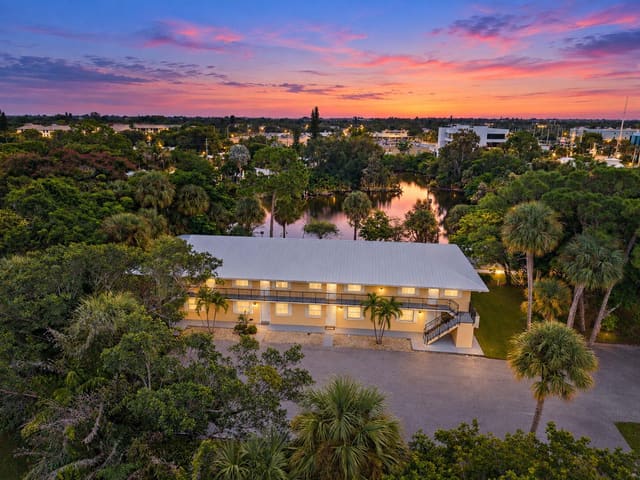 333 SE MARTIN Avenue 5-7, Stuart, FL 34996