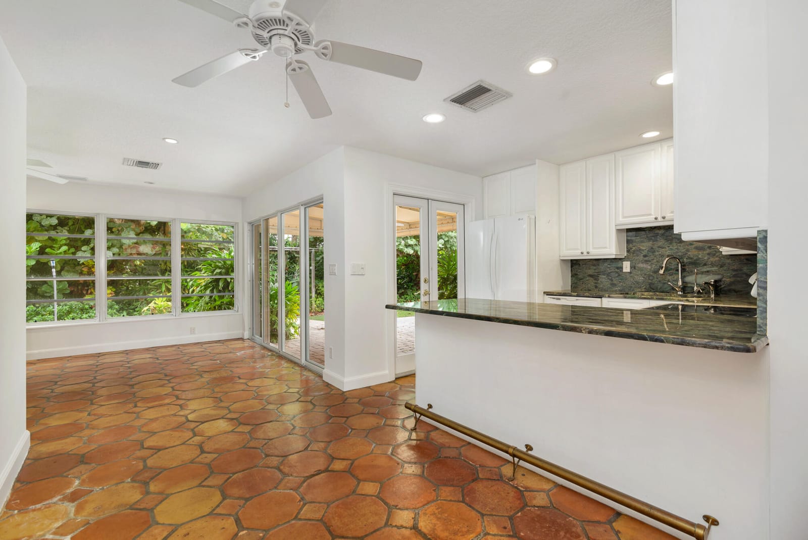 113 GREGORY Place, West Palm Beach, FL 33405 photo 5