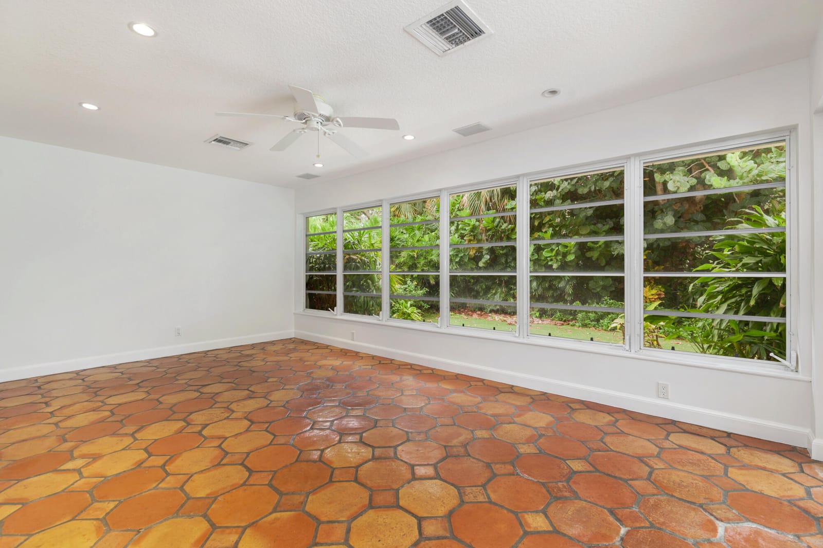113 GREGORY Place, West Palm Beach, FL 33405 photo 8