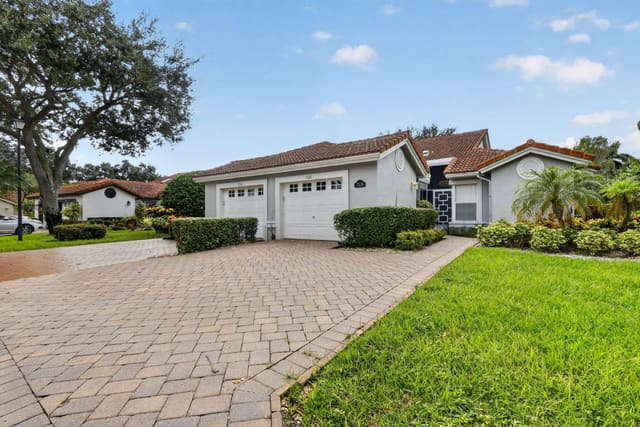 7136 Summer Tree Drive, Boynton Beach, FL 33437